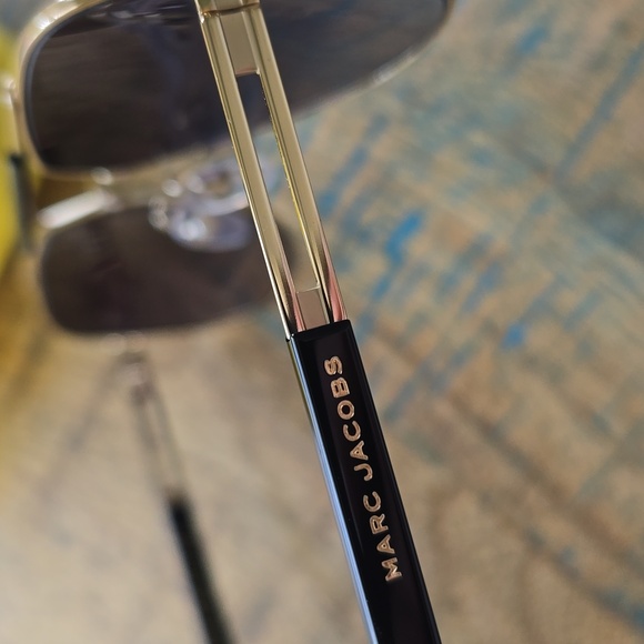 NEW Marc Jacobs Gold Designer Sunglasses - Picture 7 of 9